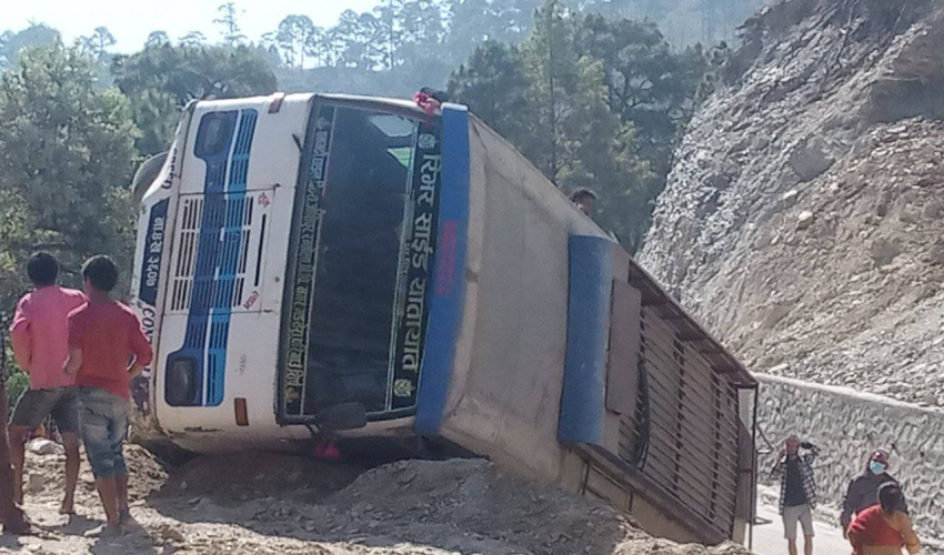 डोटीमा बस दुर्घटना